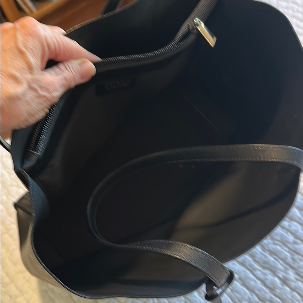 Furla Black Leather Tote with Structured Design - Picture 4 of 8